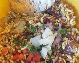 A picture of step 3 of Chatpati Bhel Chatpati Bhel Papad Cones.