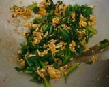 Foto langkah ke 3 dari resep Nasi goreng kemangi.