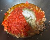 A picture of step 4 of Sour Cream Meat Lasagna.