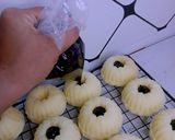 Foto langkah ke 6 dari resep Bolu susu mini blueberry.