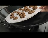 Foto langkah ke 6 dari resep Resep Kue Semprit Coklat Tanpa Oven Tanpa Mixer.