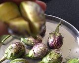 A picture of step 1 of Methi stuffed vangi.