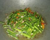 Foto langkah ke 4 dari resep 08. Tumis Sayur Pelangi Pedas.