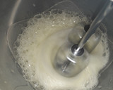 Foto del paso 1 de la receta: Bizcochuelo de yogur esponjoso