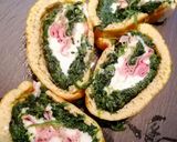 Foto del passaggio 3 della ricetta Rotolo di frittata con spinaci, uova, prosciutto e formaggio