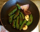Foto del paso 1 de la receta: Salsa de chile verde tatemada 🙀