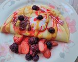 A picture of step 5 of Berry Bliss pan crepe.
