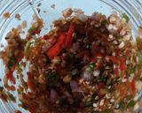 Foto langkah ke 1 dari resep Telur Ceplok Chili Padi.