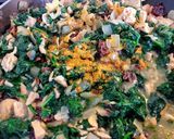 Foto del paso 5 de la receta: 74.🥮Quiche saludable al curry de espinacas, pollo y pasas🥬🍗🍇
