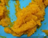Foto langkah ke 1 dari resep Donat labu kuning.