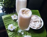 A picture of step 3 of Coconut milk shake.