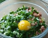 Foto langkah ke 4 dari resep Mie Sosis Selimut Kulit Pangsit.