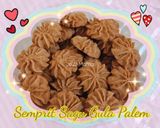 Foto langkah ke 4 dari resep 17. Semprit Sagu Gula Palem #BikinRamadanBerkesan.
