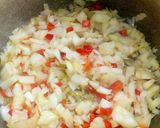 Foto del paso 1 de la receta: Salsa de tomate con carne de vaca y pollo