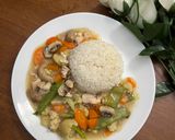 Foto langkah ke 4 dari resep Nasi Ayam Cah Jamur ala Solaria.