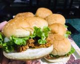 A picture of step 4 of Easy homemade crispy burger.
