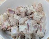 Hình bước làm 4 của món Sườn non hấp bí đỏ