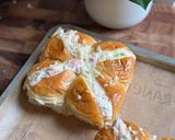 A picture of step 5 of Crab Rangoon Stuffed Hawaiian Rolls.