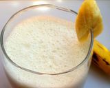 A picture of step 4 of Banana milkshake.