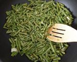 Une image de l'étape 1 de Risotto aux haricots verts.