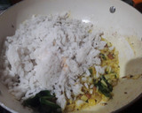 A picture of step 4 of Kanda Poha.