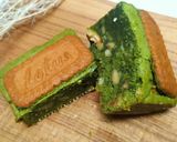 Foto langkah ke 5 dari resep Green tea / matcha brownies with lotus biscuits.