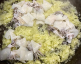 Foto del paso 2 de la receta: Arroz al azafrán con mejillones y almejas