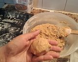 Foto del paso 5 de la receta: Galletitas crocantes de avellanas rellenas con dulce de leche