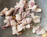 รูปขั้นตอนการทำที่ 3 ของ ผัดหมูดอกหอม