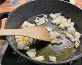 Une image de l'étape 8 de Pommes de terre rouges sautées ail, oignon et herbes aromatiques.