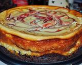 Foto del paso 5 de la receta: Pastel de queso con fresas y frambuesas sin gluten