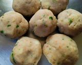 A picture of step 3 of Aloo Paratha.