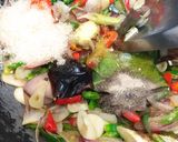 Foto langkah ke 3 dari resep Tongkol Suwir Bombardir.
