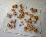 Foto del paso 3 de la receta: Coca de llardons