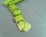 صورة لخطوة 2 من وصفة حساء بالبطاطا وشمر والجبن🥔🧀