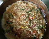 A picture of step 5 of Indomie fritta.