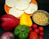 बेबी पिज़्ज़ा (तवा पर) (baby pizza recipe in hindi) रेसिपी चरण 1 फोटो