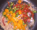 A picture of step 4 of White fried rice.