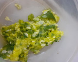 Foto del paso 2 de la receta: Buñuelos de acelga y zapallito verde