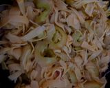 Hình bước làm 2 của món Cá ngừ kho măng,dưa muối