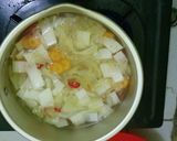 Foto langkah ke 2 dari resep Resep Sayur Bening Wortel Sawi Putih.