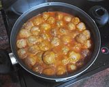 Foto del paso 3 de la receta Albóndigas de pollo y pavo con papas fritas y salsa