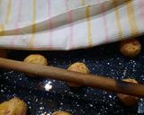 Foto del paso 8 de la receta: Pancitos con salame y semillas