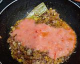 A picture of step 4 of Dry Matar Mushroom.