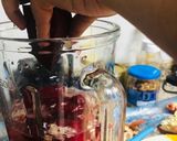 A picture of step 2 of Healthy pomegranate and beetroot juice.