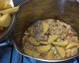 Paprikás krumpli, pikánsan ízesítve Kata módra recept fázis 2 fotója