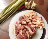 Hình bước làm 2 của món Vịt xào sả ớt