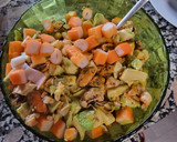 Foto del paso 3 de la receta: Aguacates rellenos de ensaladilla de verano