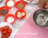 Foto langkah ke 4 dari resep Salmon steak with creamy mushroom sauce.