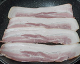 Foto del paso 1 de la receta: Trucha con bacon y tomates cherry salteados